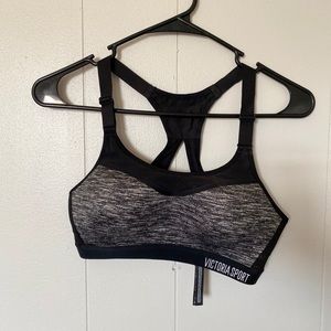 Victory Secret: Black Adjustable Sports Bra 32C